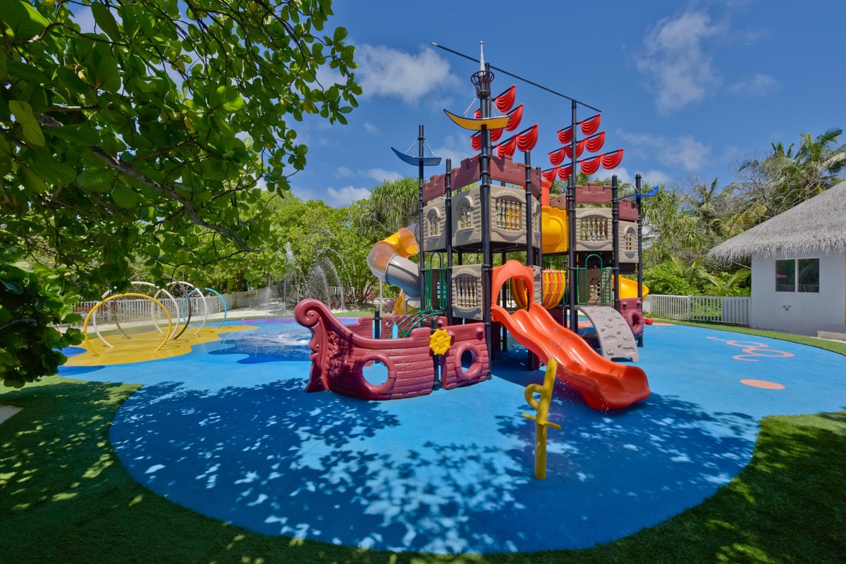 Kandima Kandiland Kids Club Medium